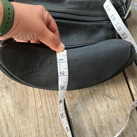 Vintage Black Leather Foldover Shoulder Bag with Hinged silver Metal Frame - Picture 13 of 14